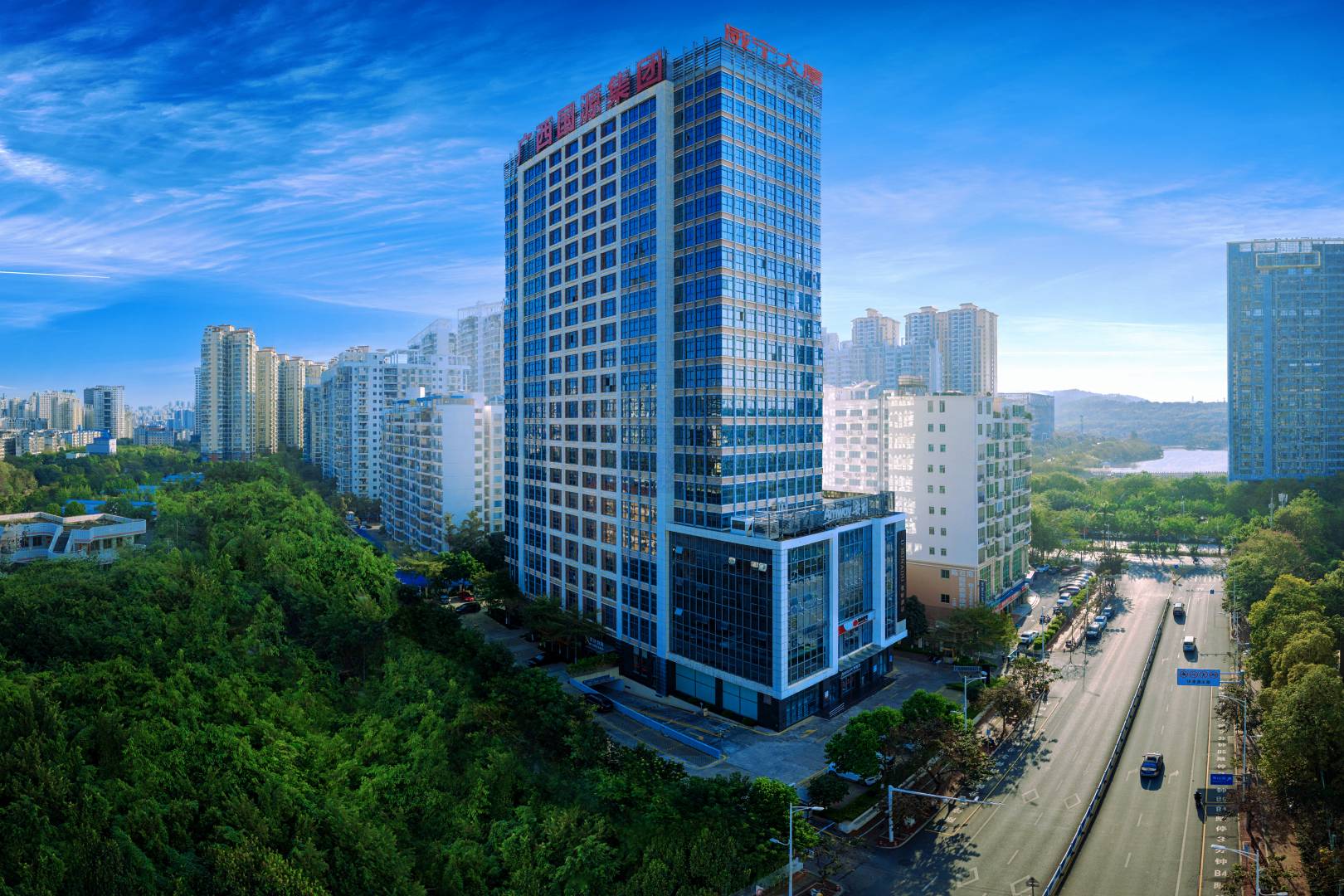 吉悦水晶酒店(南宁南湖公园青秀山地铁站店)