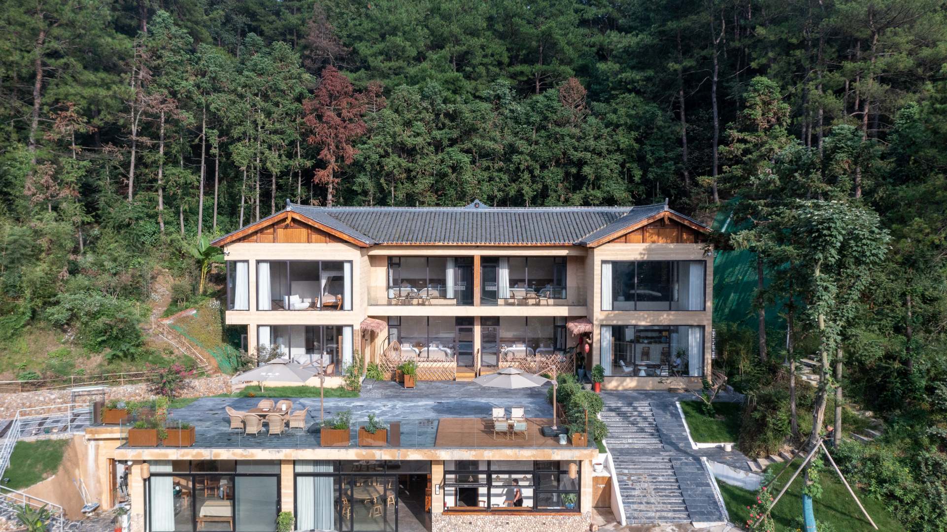 韶山隐凤居民宿(故居景区店)