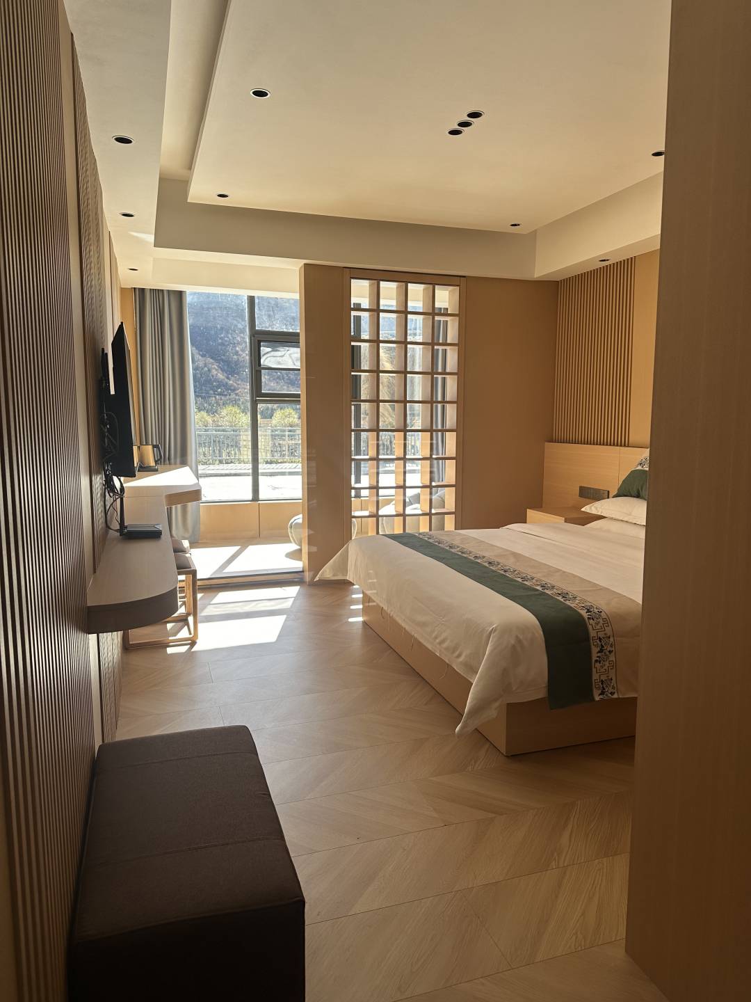 澜湖湾酒店(然乌湖店)