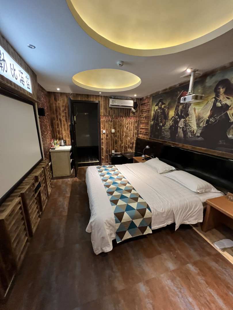 纳迪电影宾馆(齐齐哈尔解放门市场店)