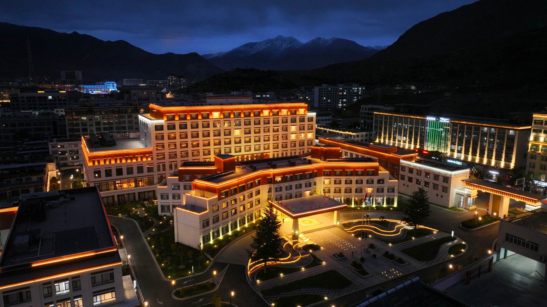 山南泽当饭店(山南店)