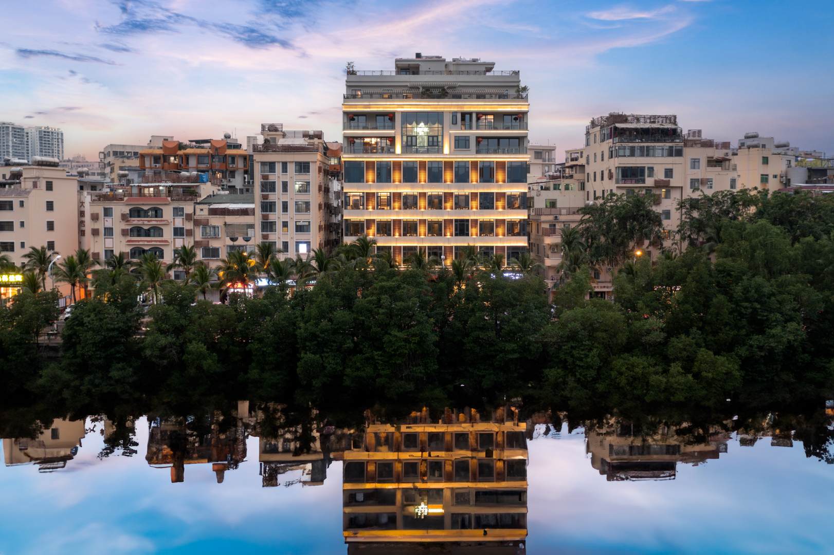 岸朋酒店(三亚临春河店)