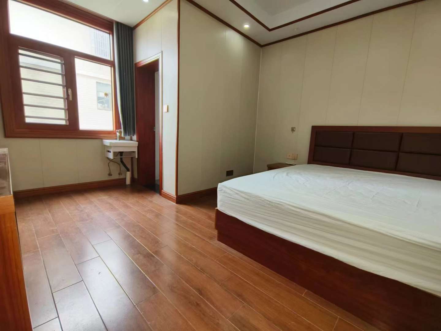 荷润租房