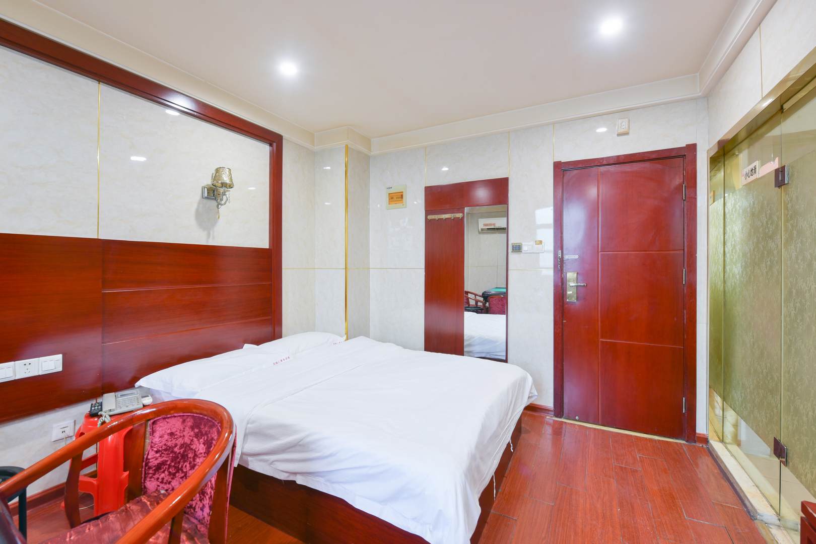 合肥星期天商务酒店(建苑雅居内蒙路店)