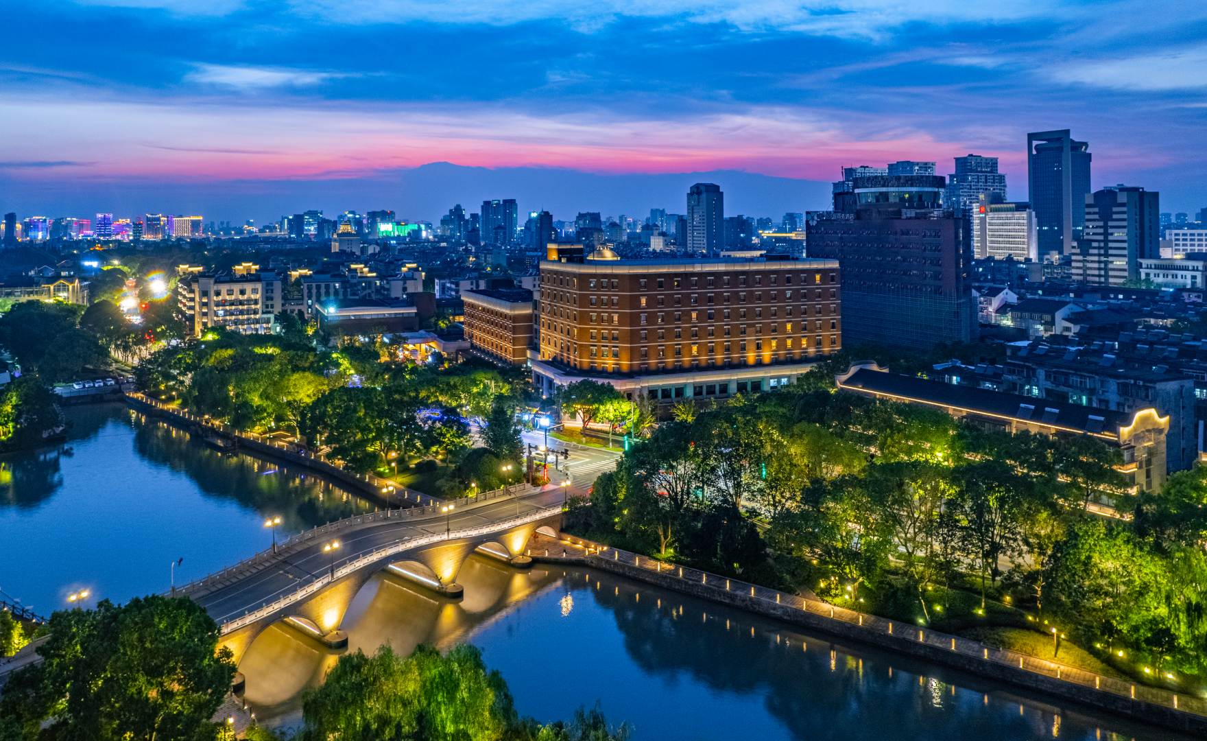 沙龙国际宾馆(环城南路店)
