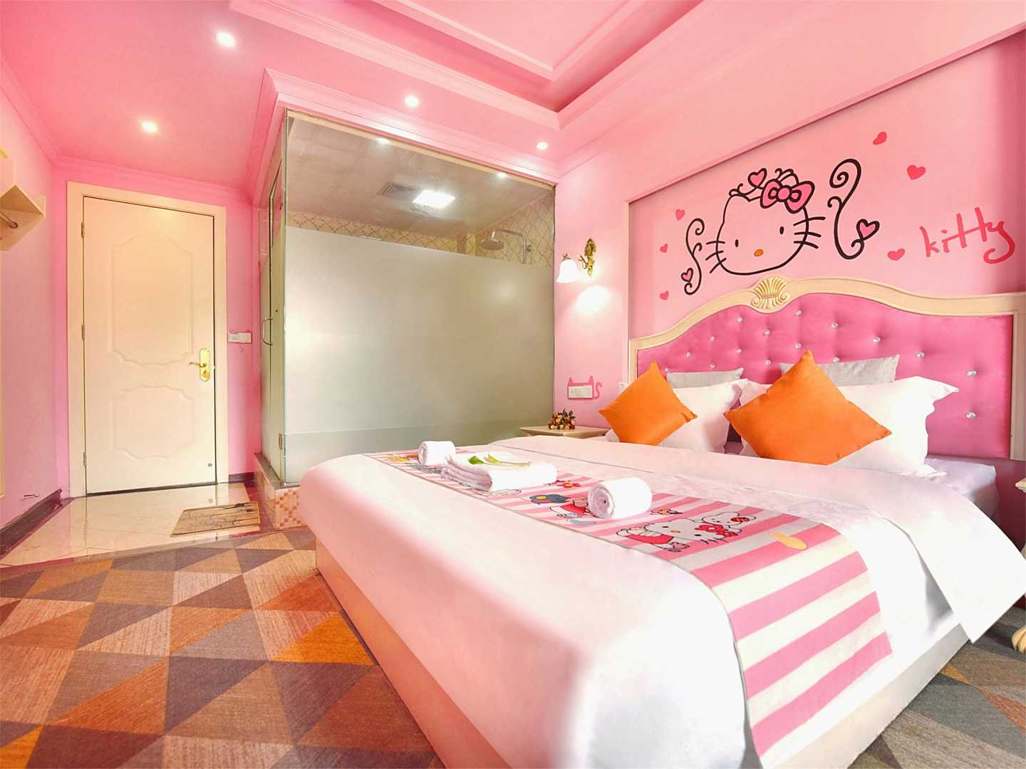 万丽主题酒店(广安摩尔春天百货店)