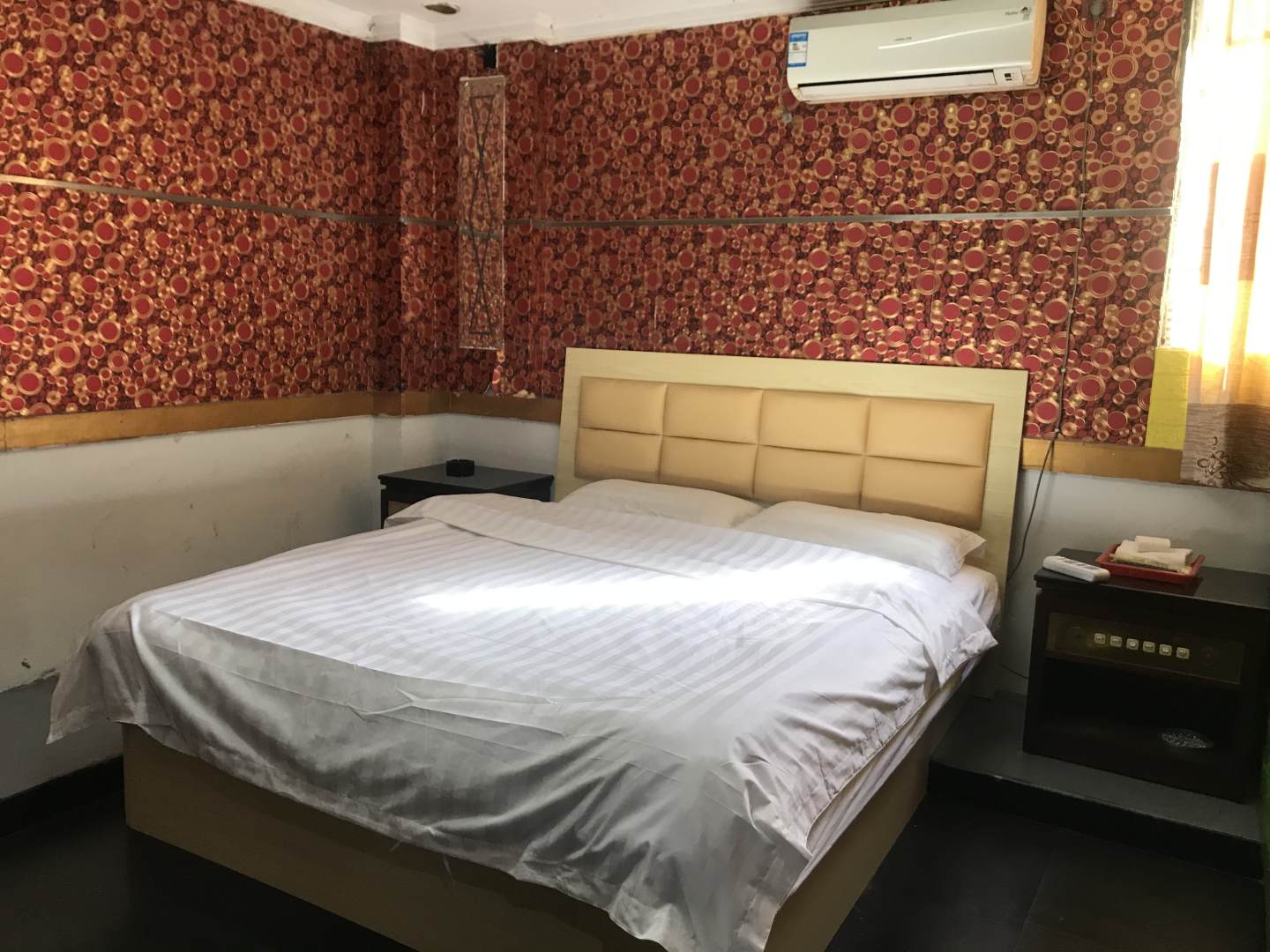 开平百乐门住宿公寓