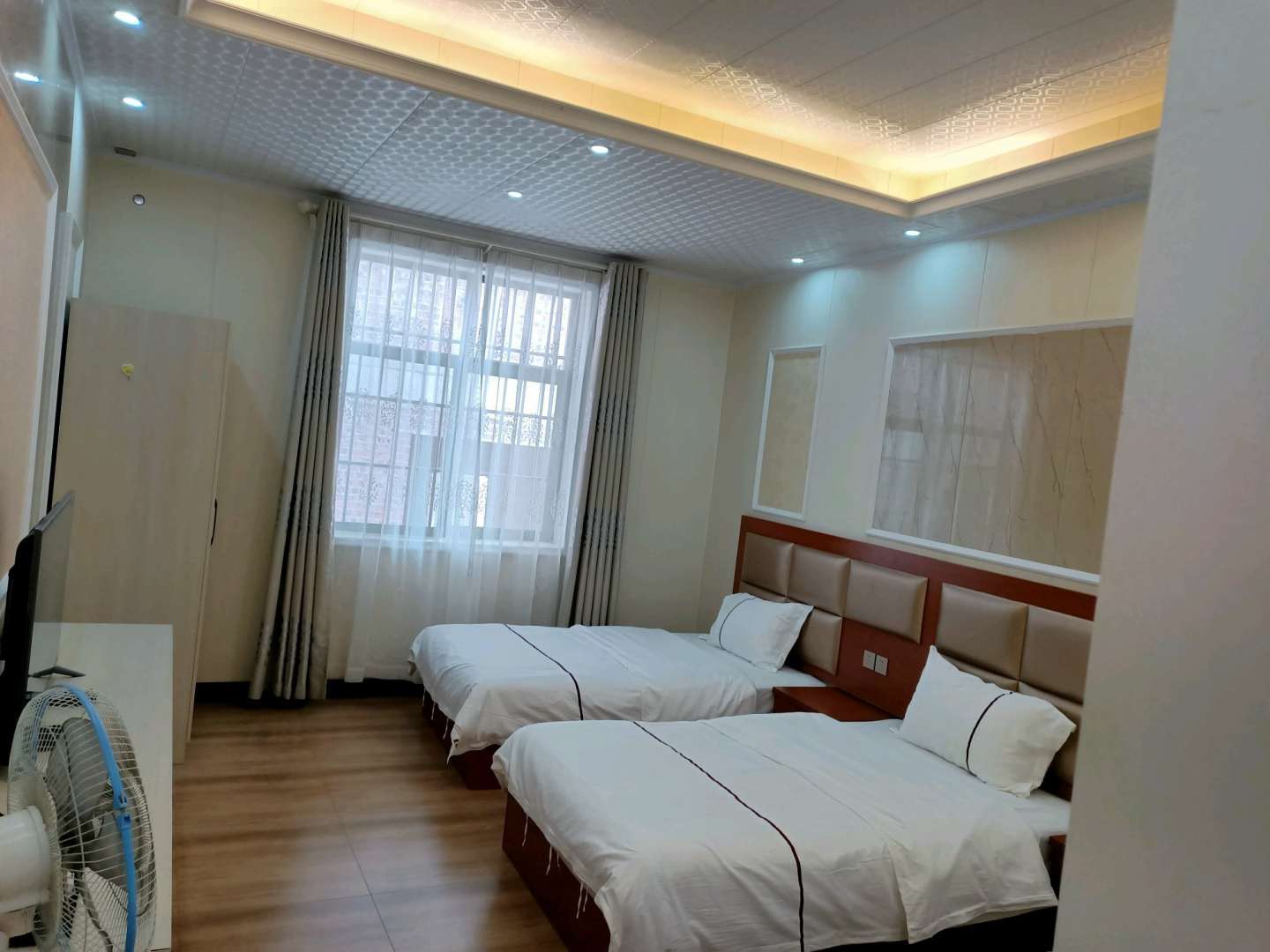 弥勒晨轩聚温泉民宿(湖泉生态园店)