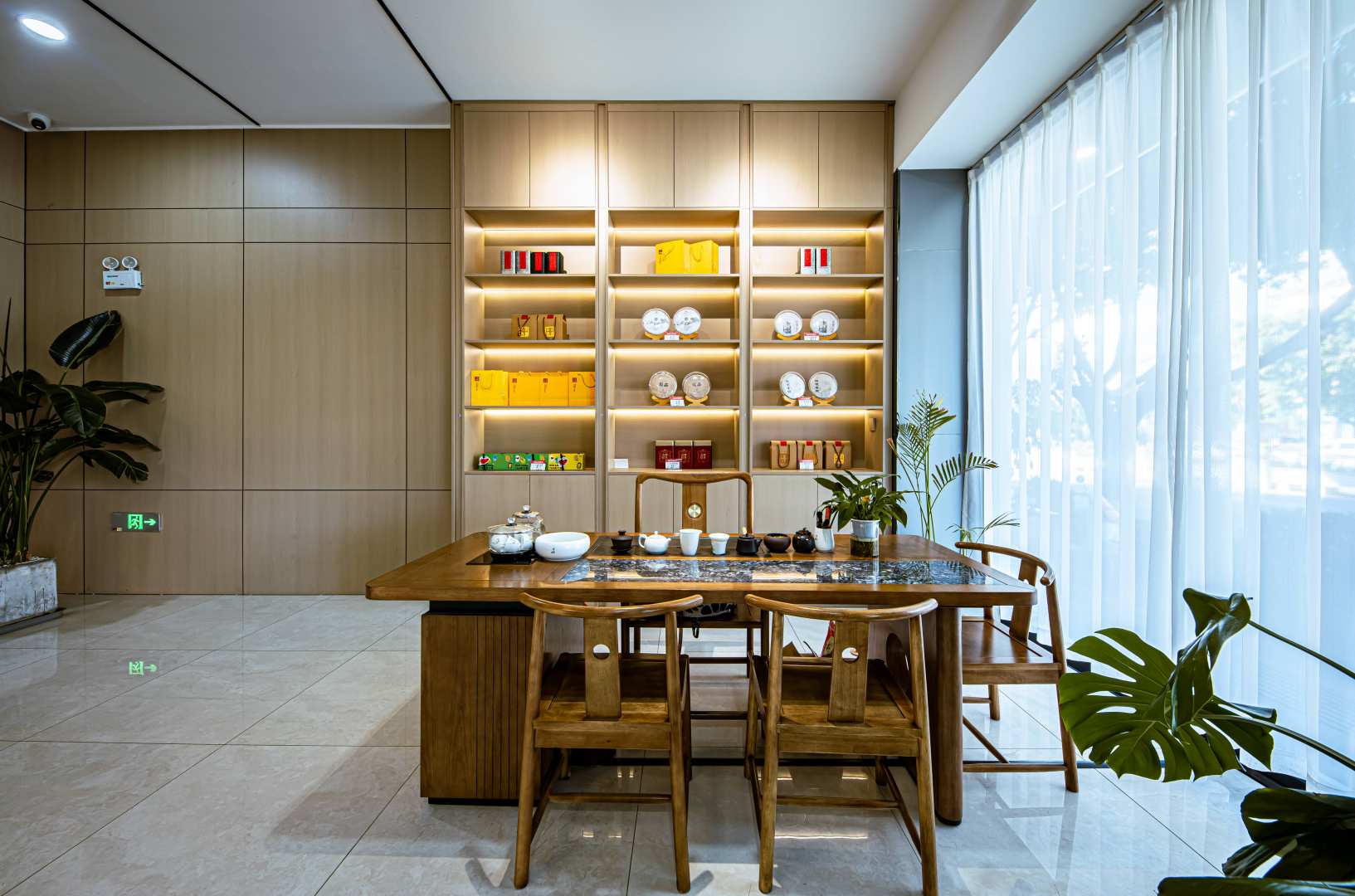 大理慕豪酒店(大理高铁站洱海公园店)