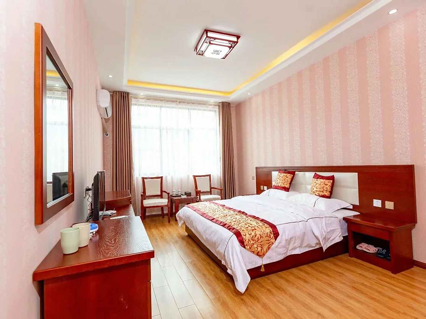 忆家宾馆(丽江三义国际机场店)