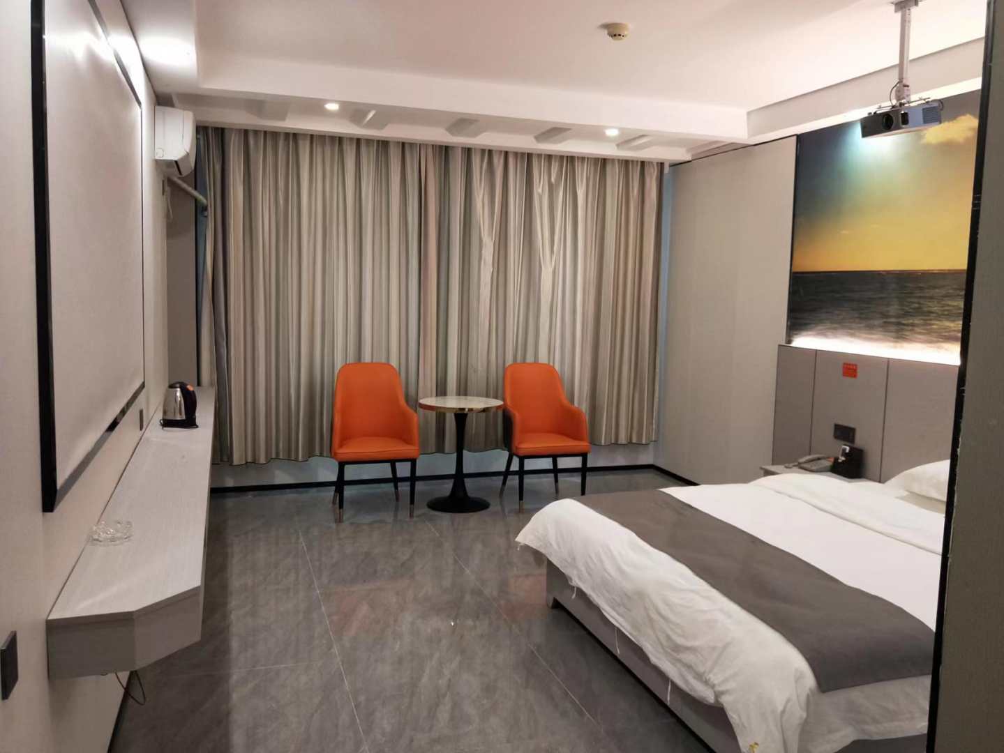 天都商务酒店(儋州站店)