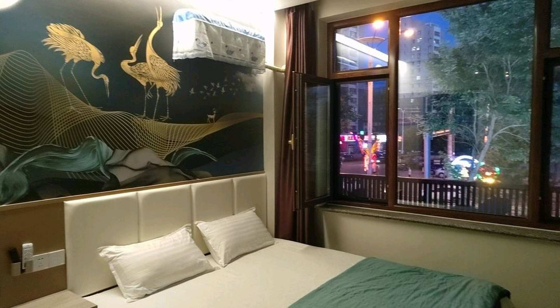 芳芳客栈(建平店)