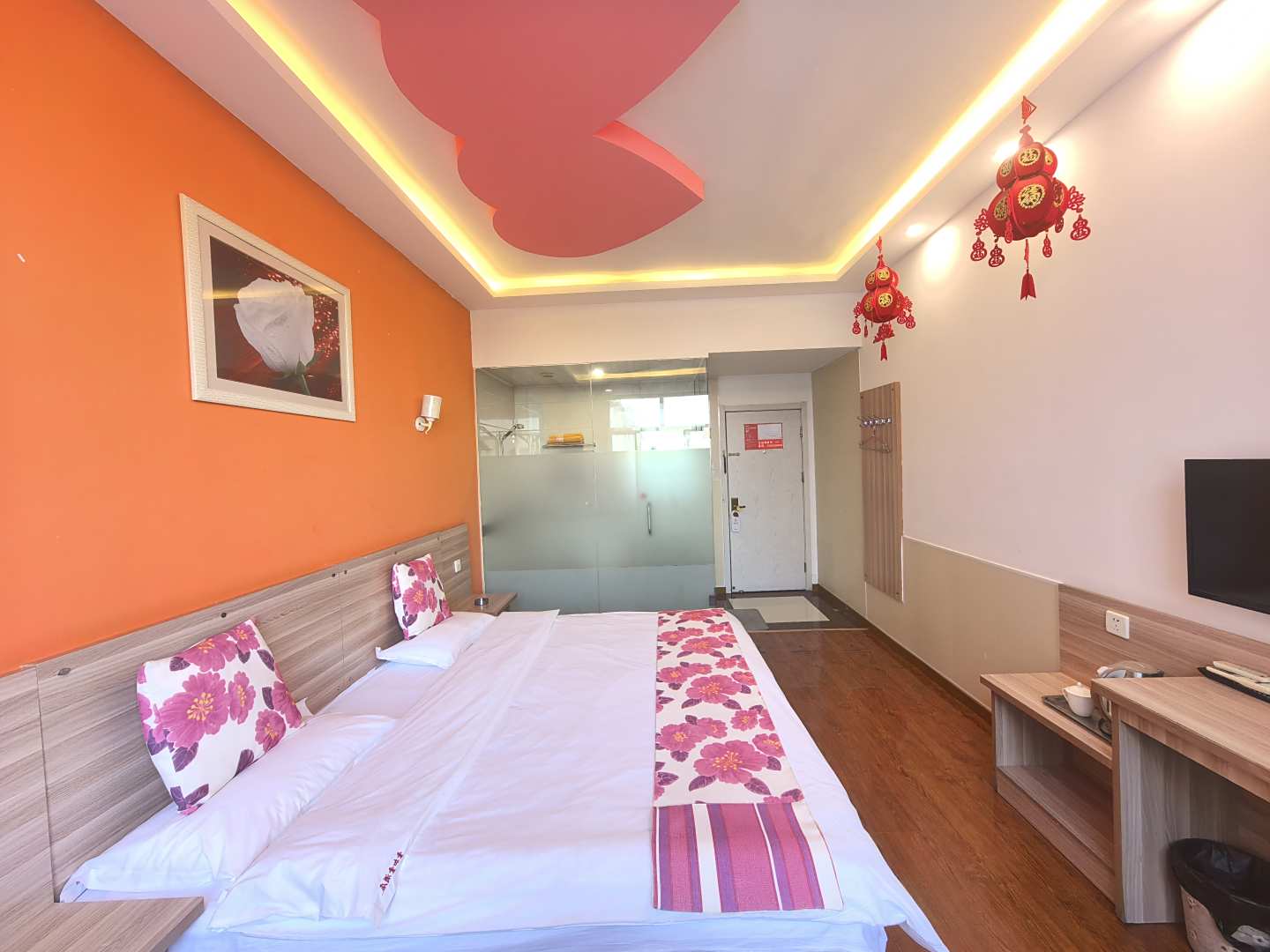 1+1连锁酒店(忻州火车站店)