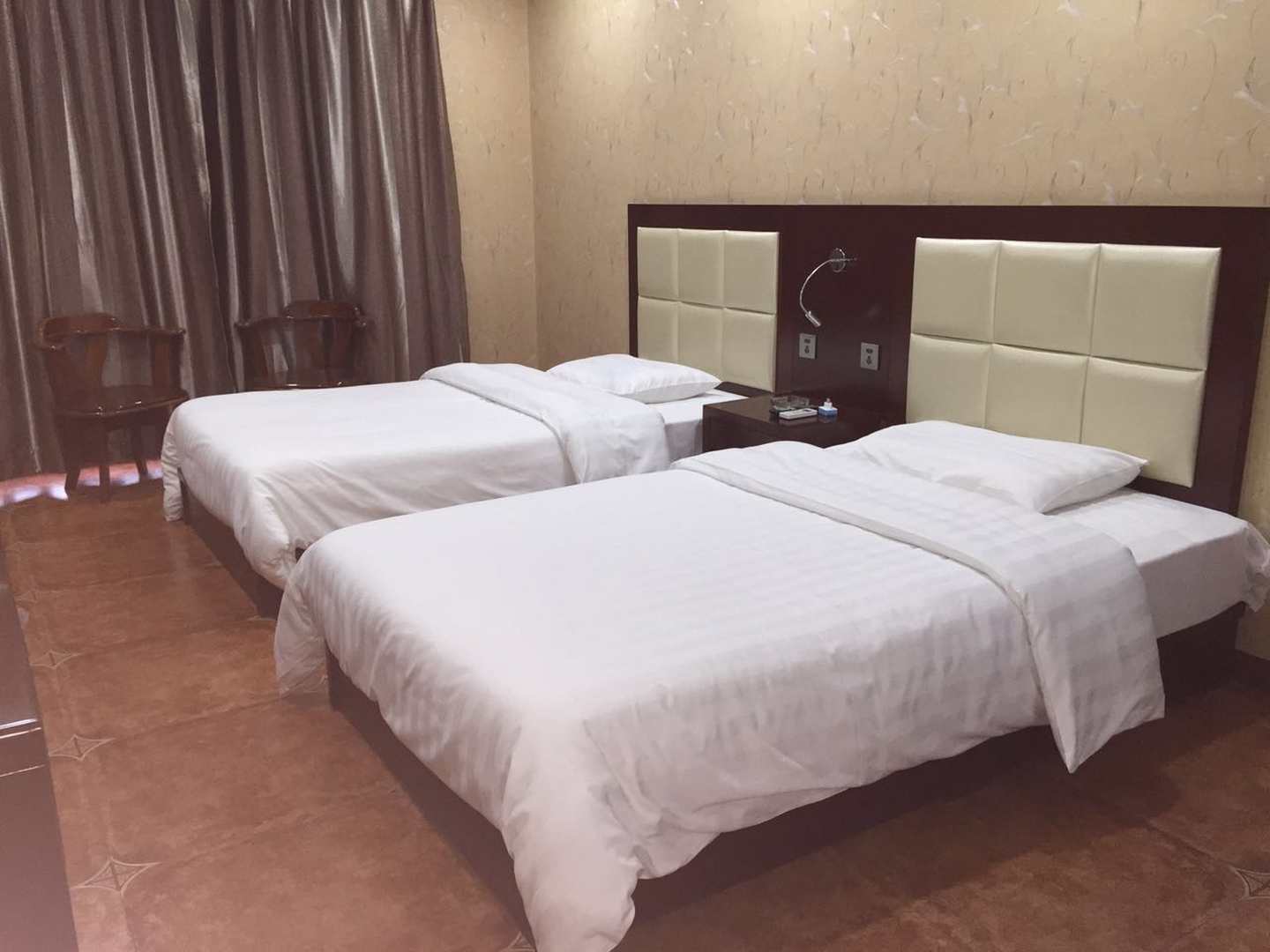 蓝宝石宾馆(北站店)