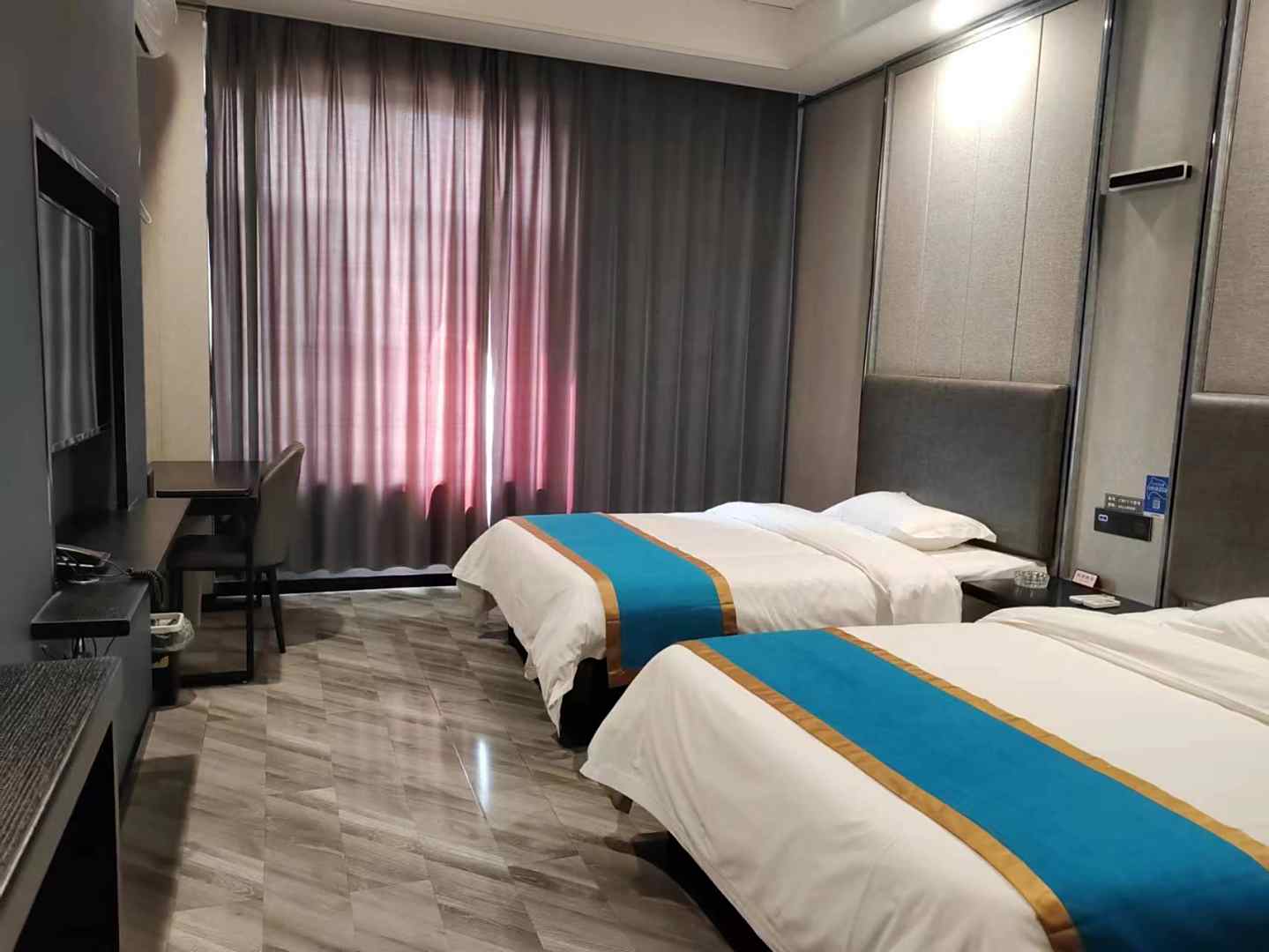 独山子望山居酒店(明珠夜市店)
