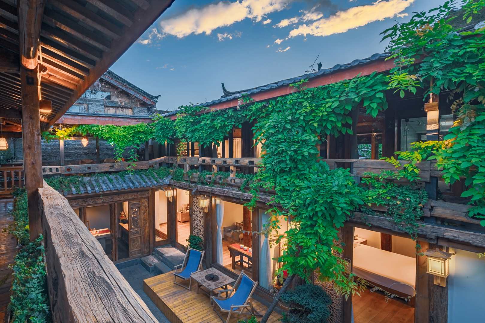 世外·唐卡主题客栈(束河古镇店)
