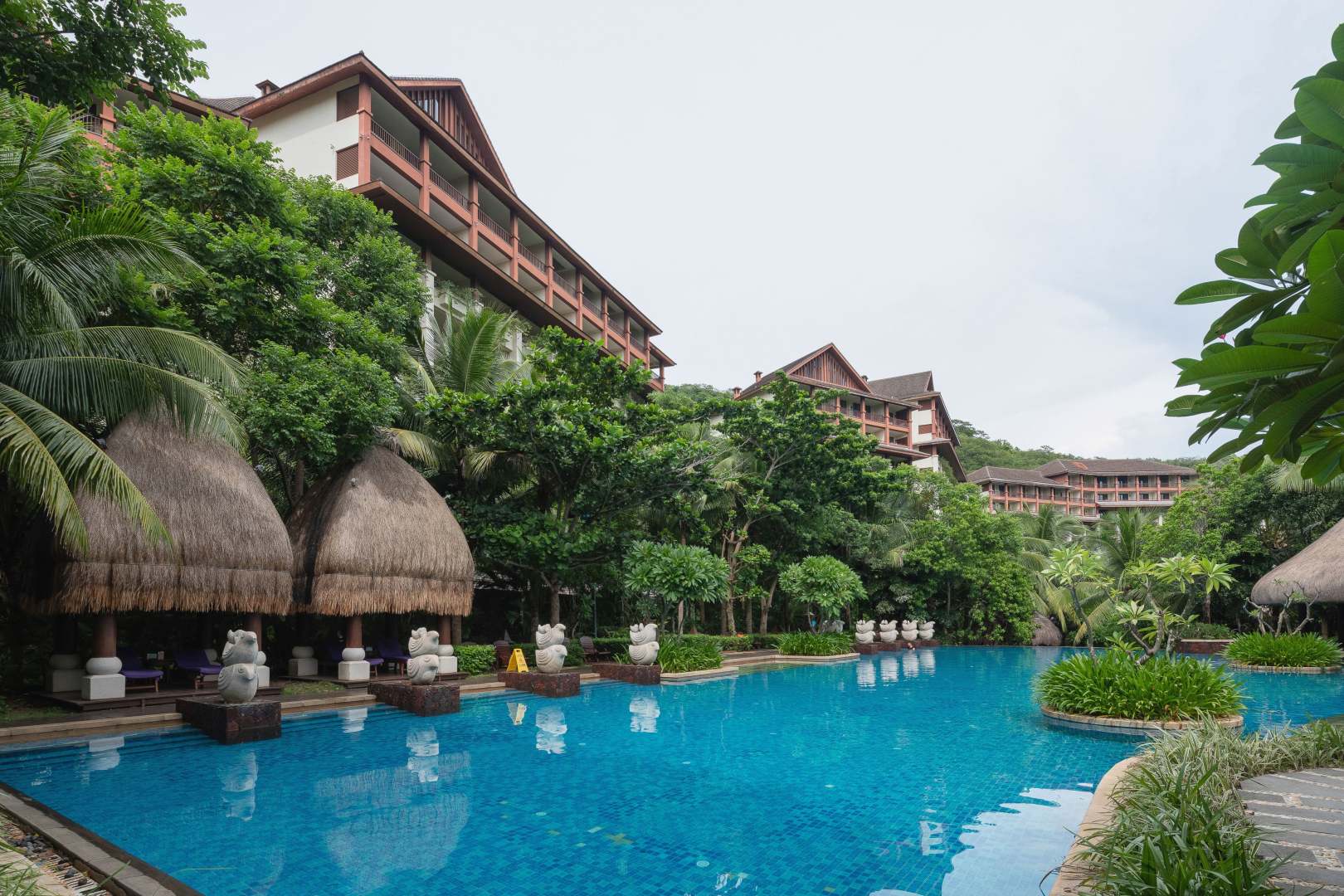 三亚亚龙湾石溪墅建国度假酒店