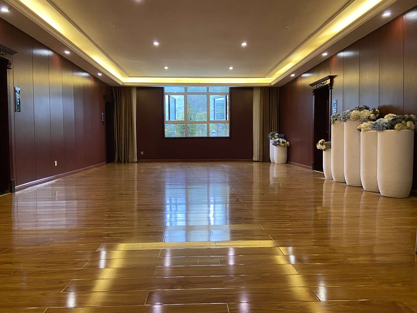 岚皋千层河大酒店
