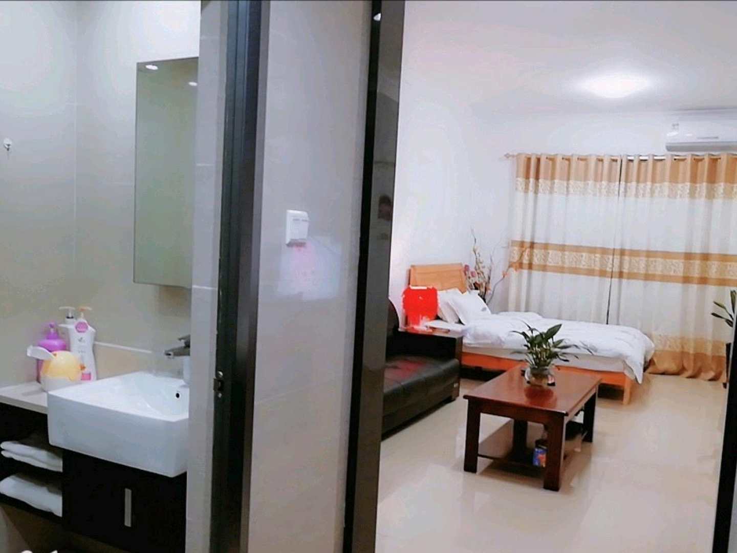 清远枫叶酒店式公禺(富强北路分店)