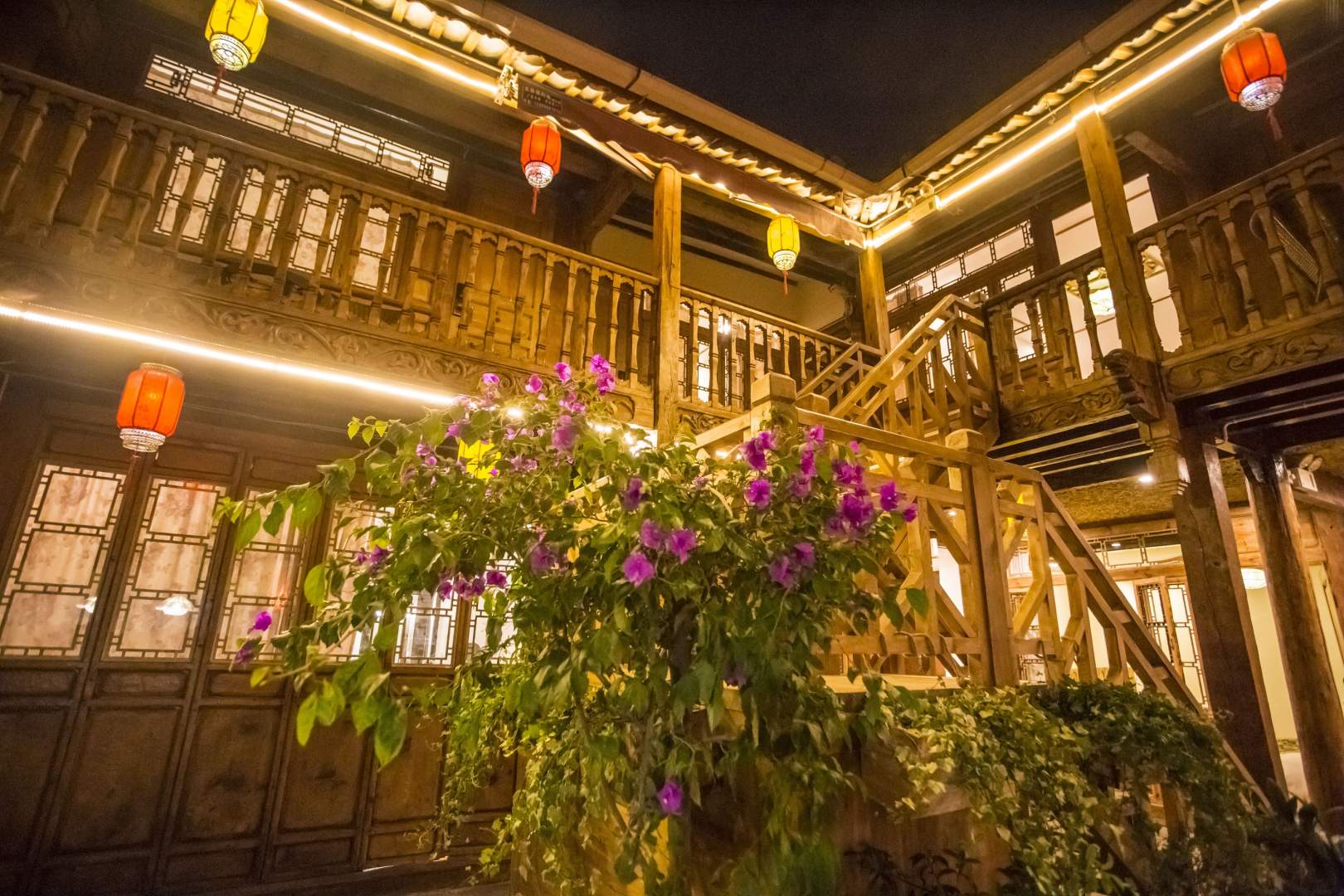 鳌家大院(丽江古城北门大水车店)