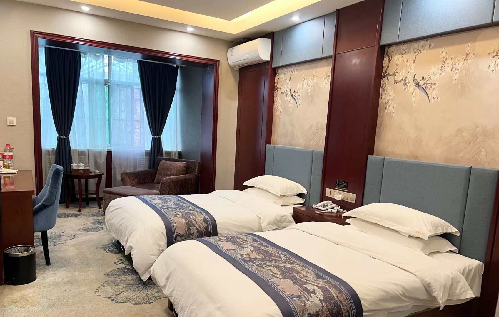 天嘉大酒店(东大街店)