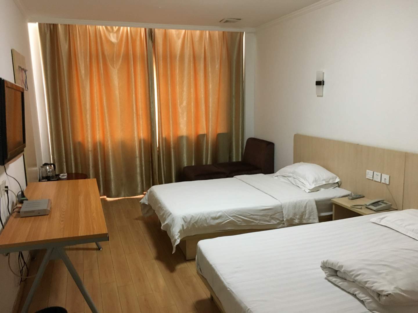鑫桥宾馆(工农路店)