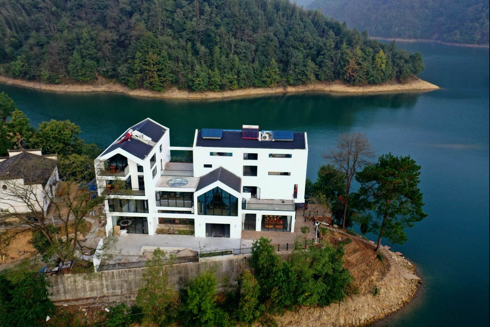 太平湖逐水居民宿