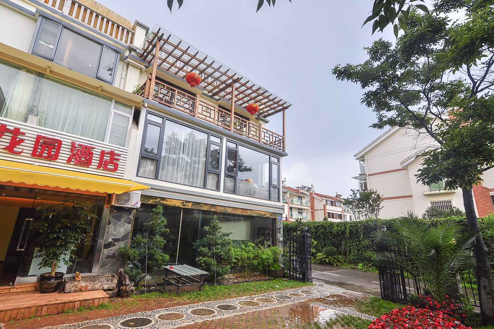 昆明滇池度假区江野连锁花园酒店(滇池大坝店)