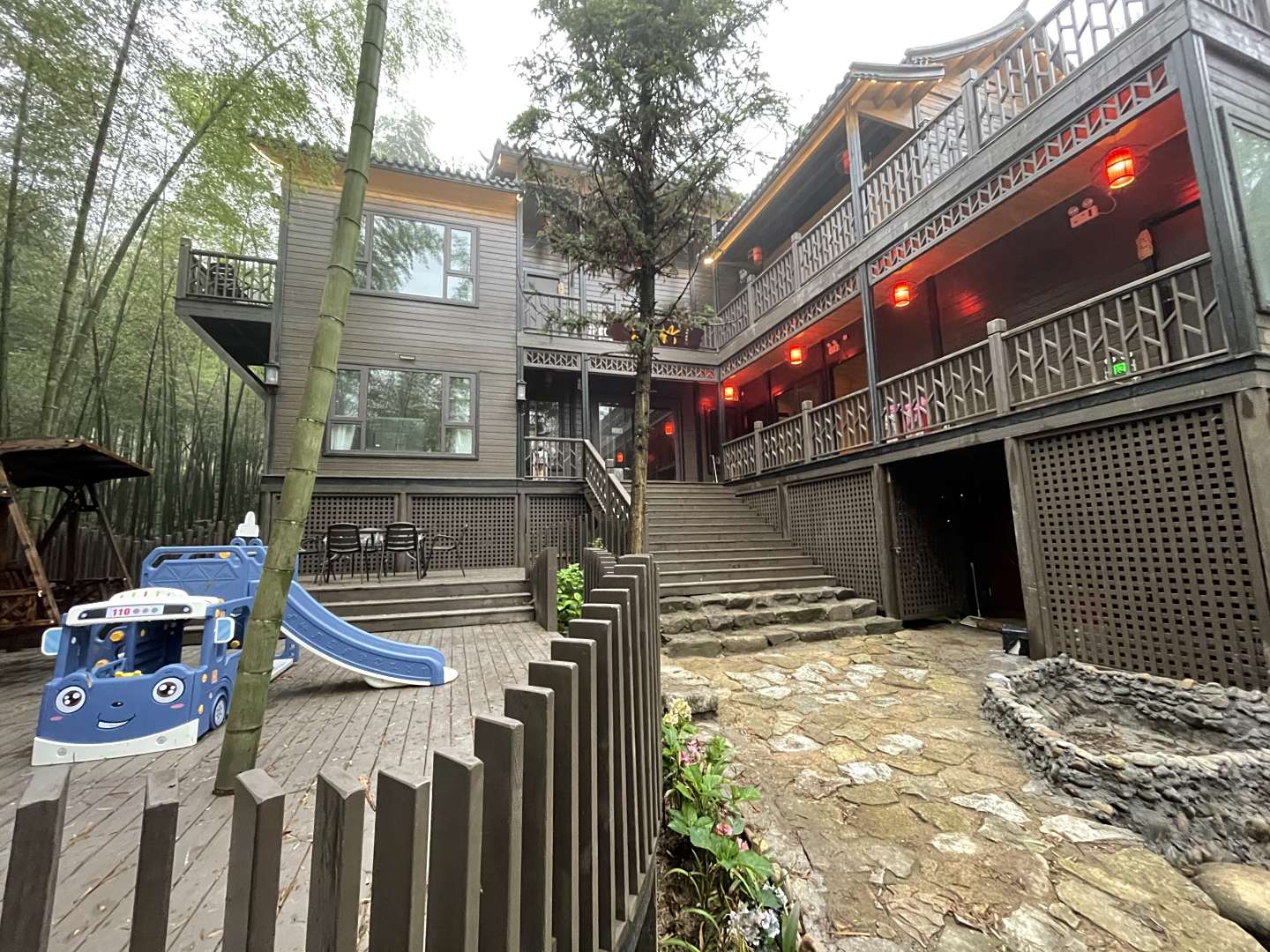 满竹庭院