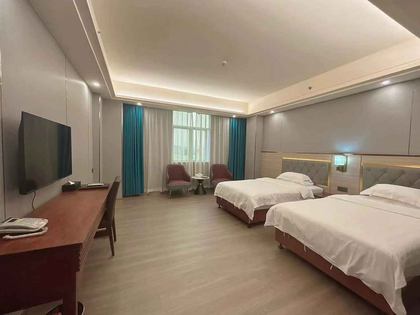 惠来华庭酒店
