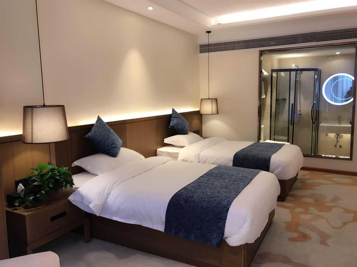铂漫大酒店
