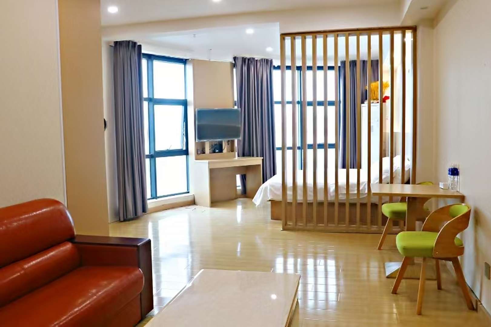金凤凰商务宾馆(定远汽车站店)