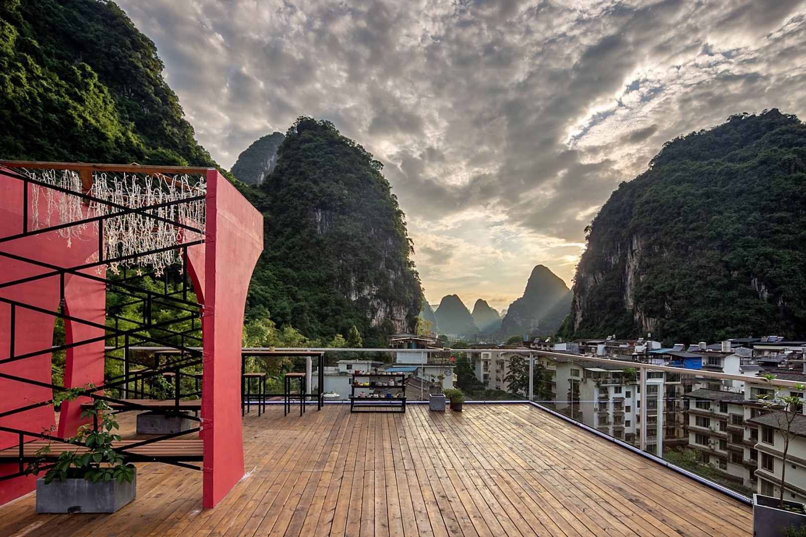 古岸悦风酒店(阳朔西街店)