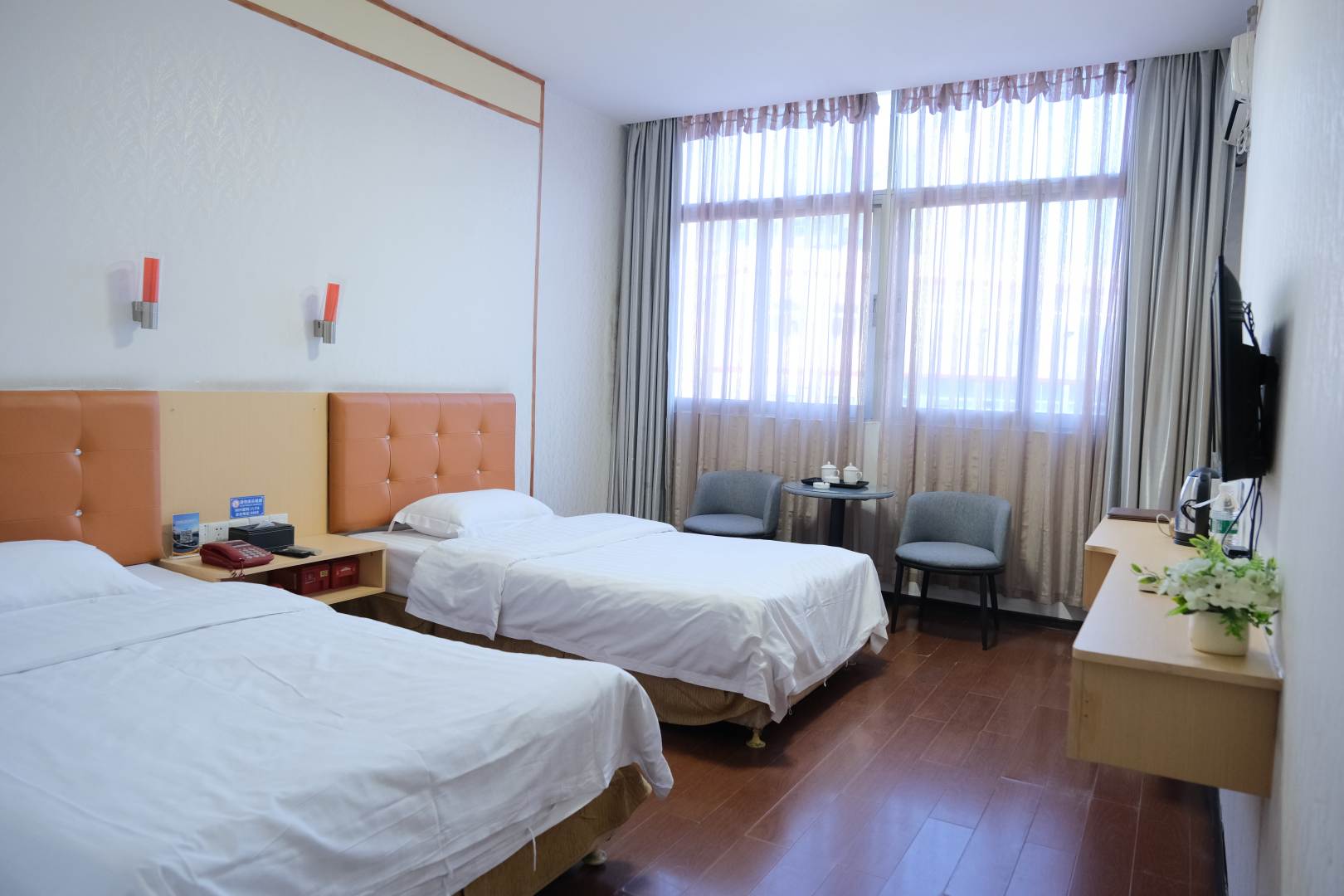 八一宝源酒酒店(中山路第一医院店)
