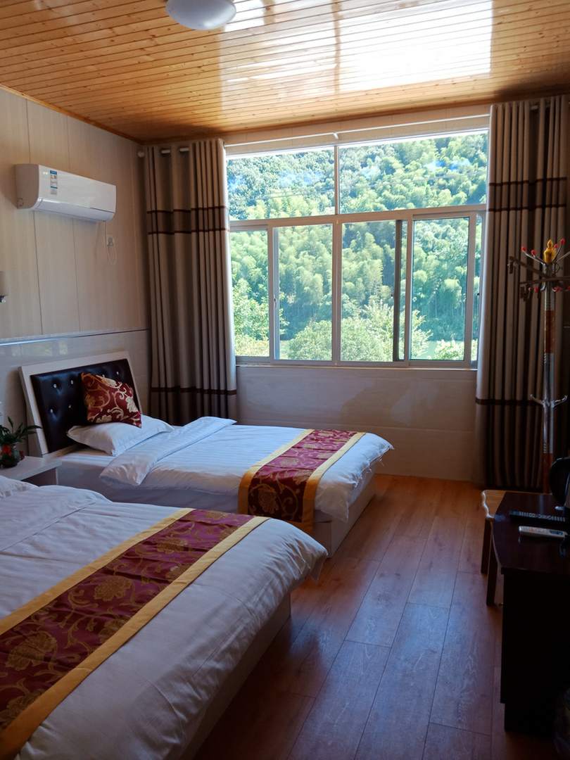 宁国秀丽储家滩大头人家客栈(川藏线店)