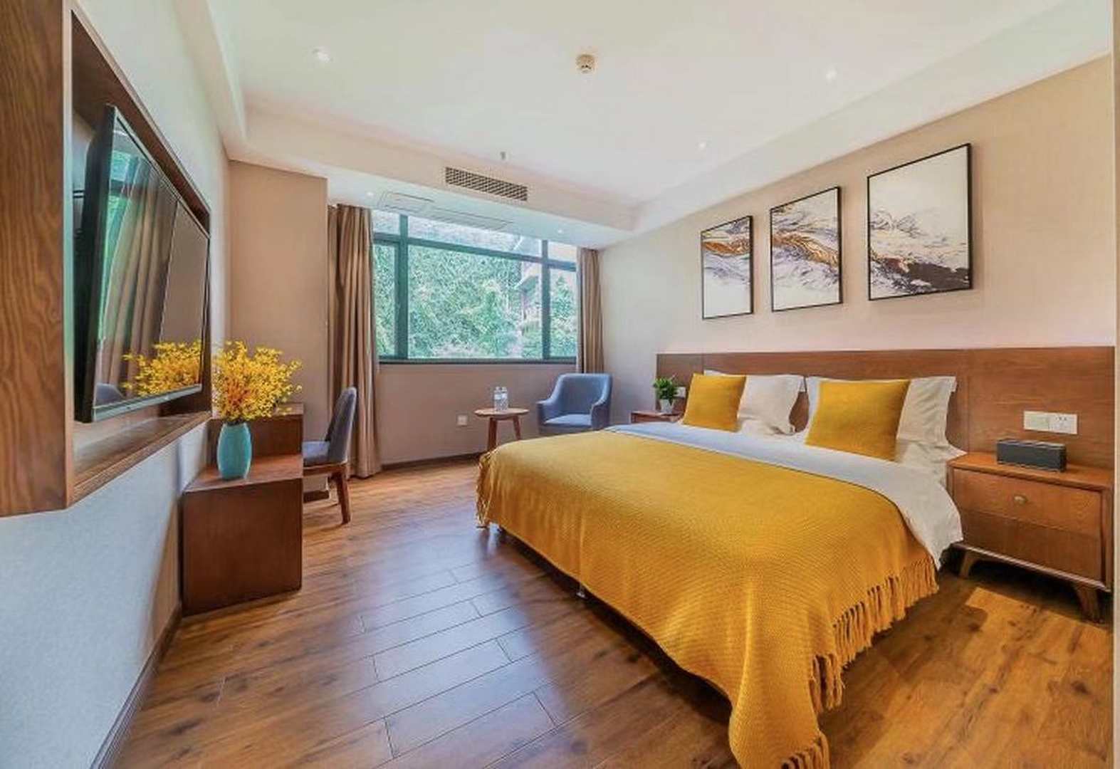 红万里商务酒店(高铁东站店)