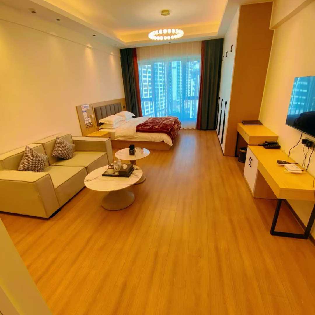 诺尔培仓酒店(山南市恒宇商业广场店)