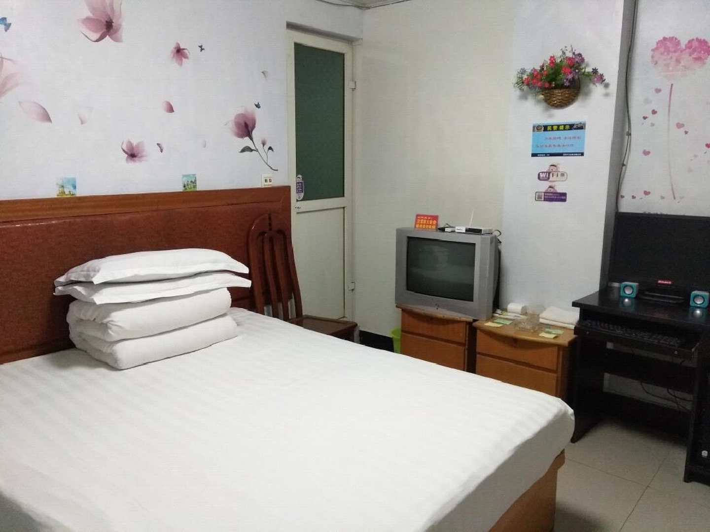信阳万家灯火宾馆(张李湾南路店)