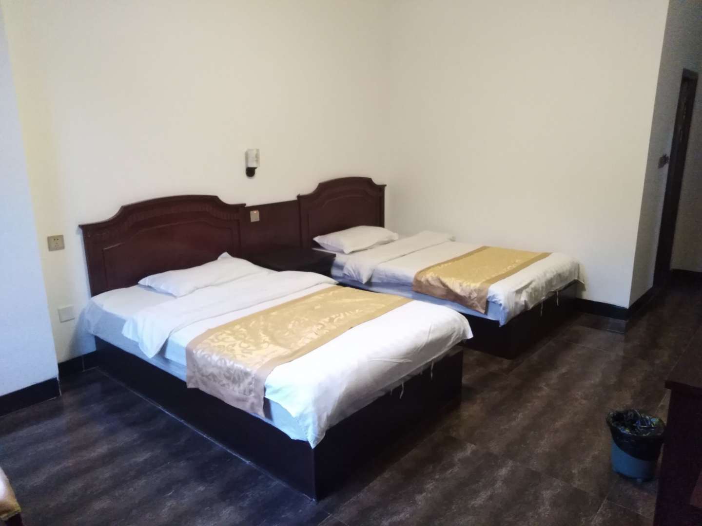 红馆快捷酒店