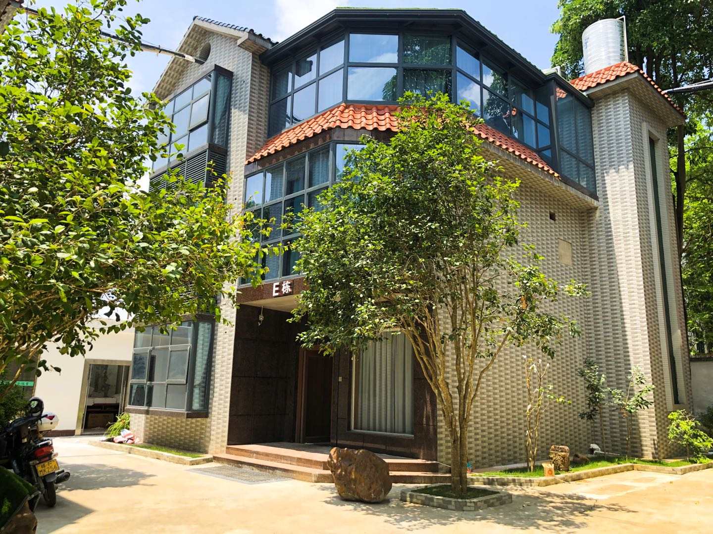 龙州天之鹅别墅大酒店