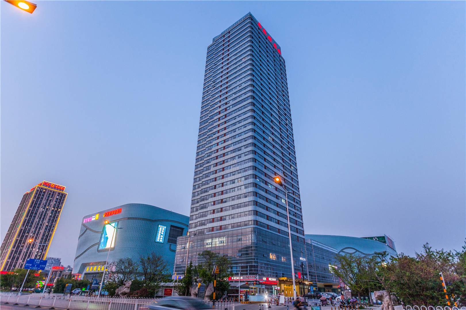 小咪酒店(临沂齐鲁园万达广场店)