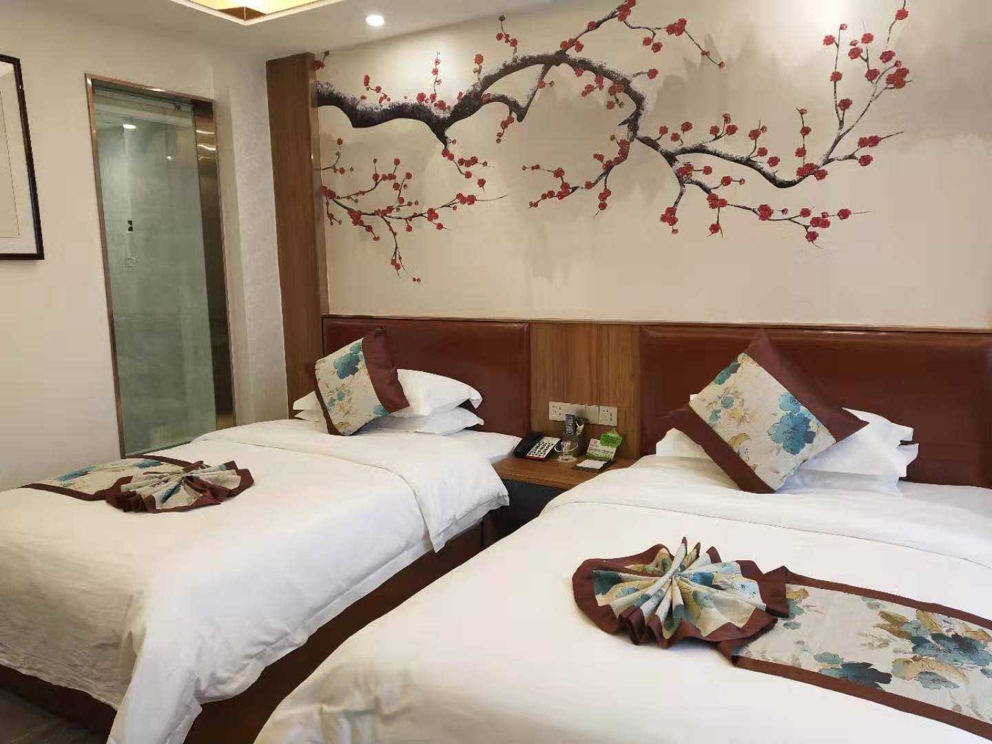 积石山鸿瑞大酒店