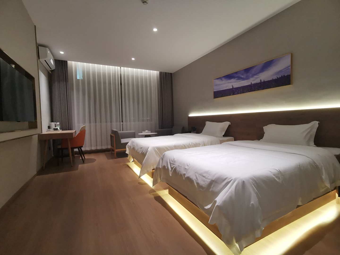 铂尔曼宾馆(鄂伦春旗大杨树站店)