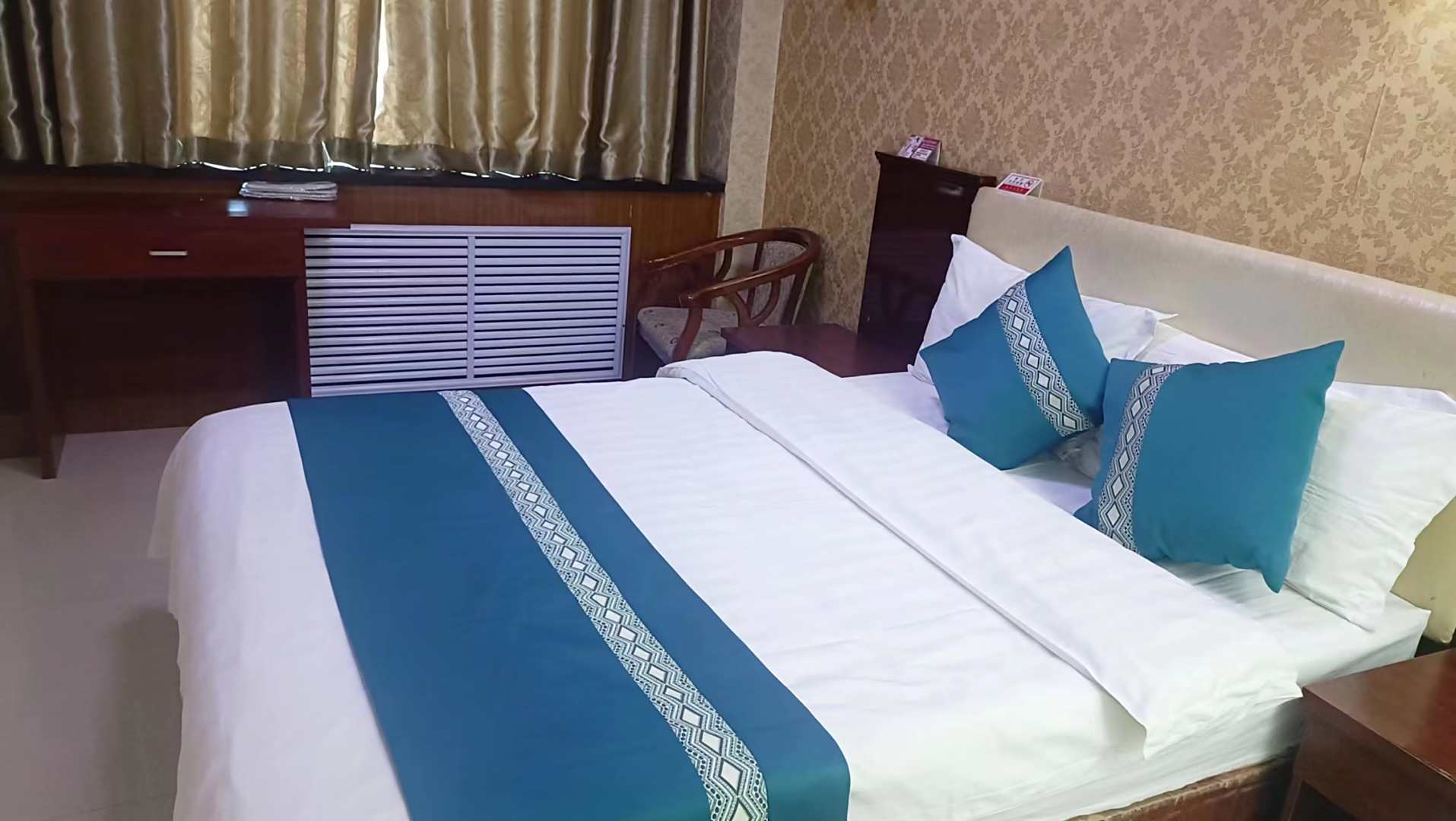 库尔勒鸿运大酒店