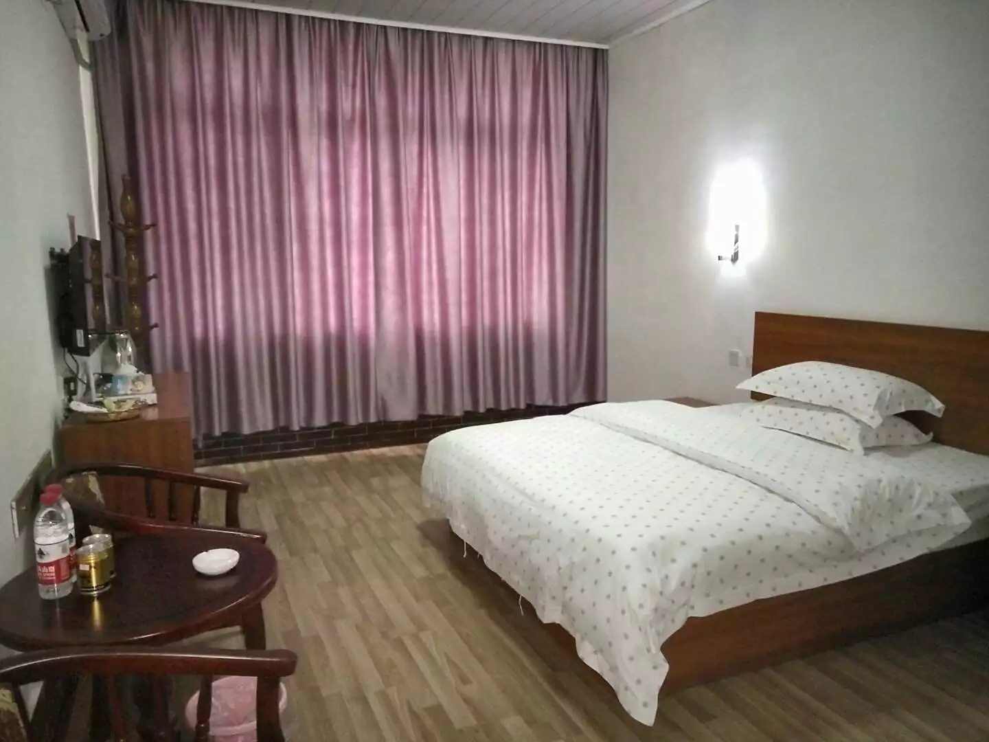 金龙湾宾馆(解放南路店)
