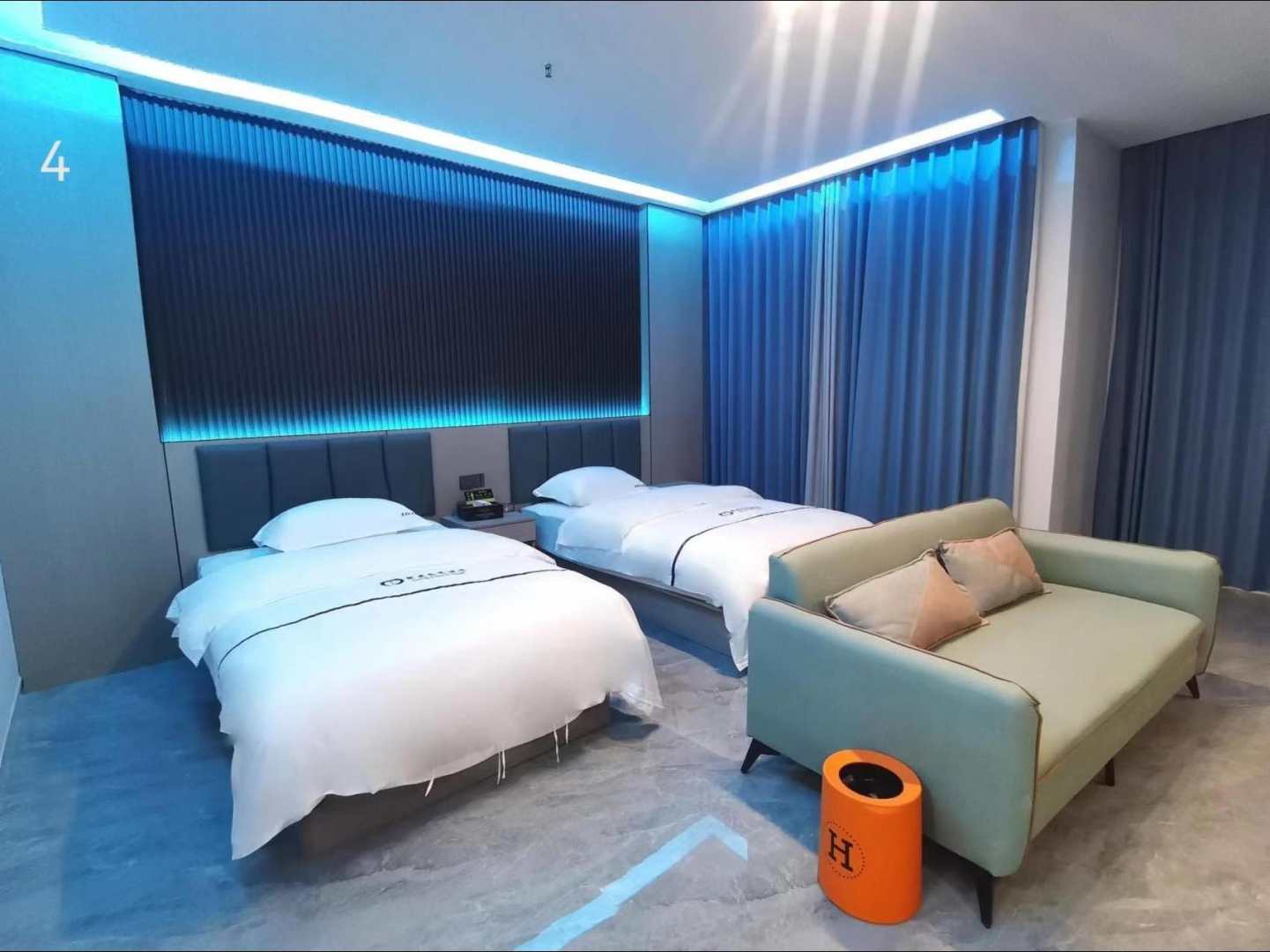 星电竞盖怦聚酒店
