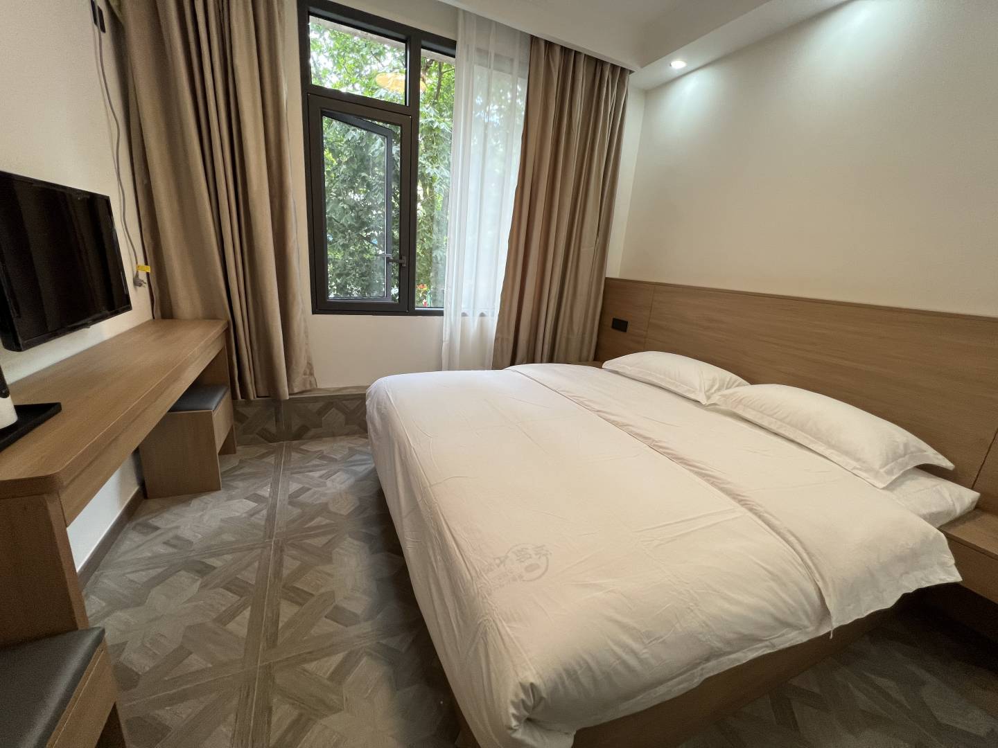 平安精品民宿(塔山西路分店)