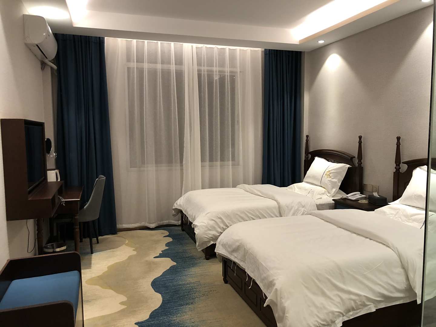 九龙苑云上印象主题酒店
