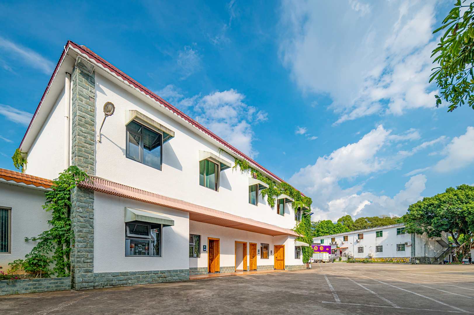 顺逸东方白盆湖温泉游泳池(惠州惠东白盆珠店)