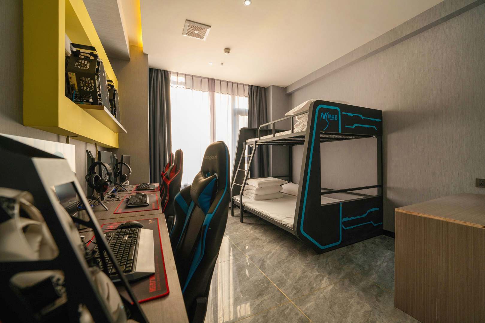 延安楠森电竞酒店(延安百米大道店)